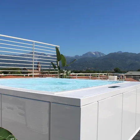 Esplanade Marina di Pietrasanta