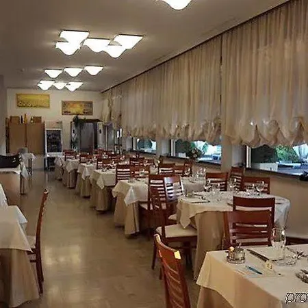 Hotel Esplanade 3*