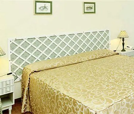 Esplanade Отель