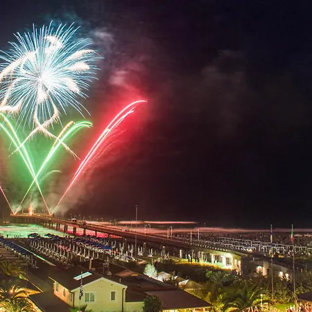 Otel Esplanade 3*