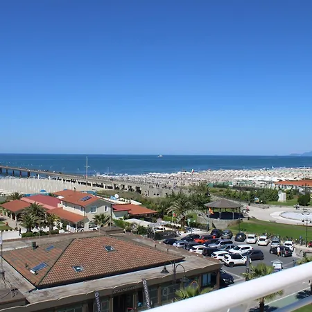 Esplanade 3*