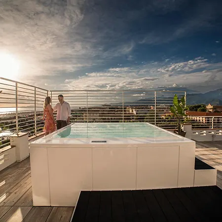 Esplanade Hotel 3*