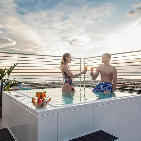 Otel Esplanade 3*