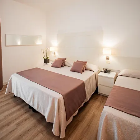 Esplanade Hotel 3*