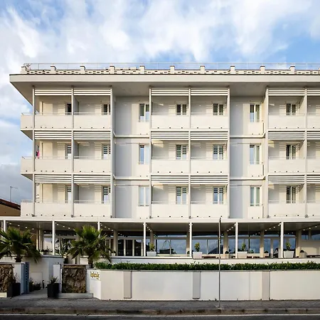 Esplanade Hotel