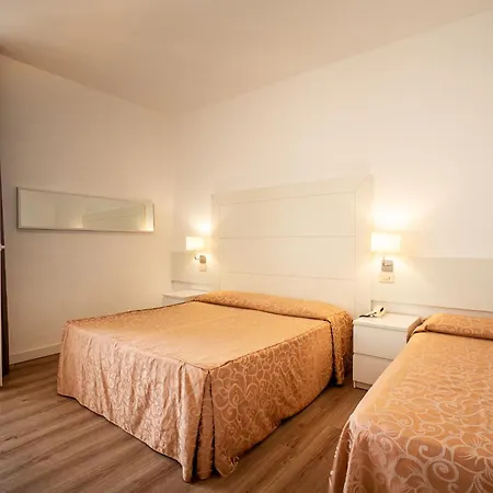 Hotel Esplanade 3*